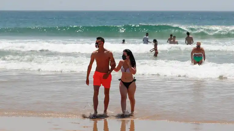 Cómo soportar y elegir un barbijo cuando hace mucho calor