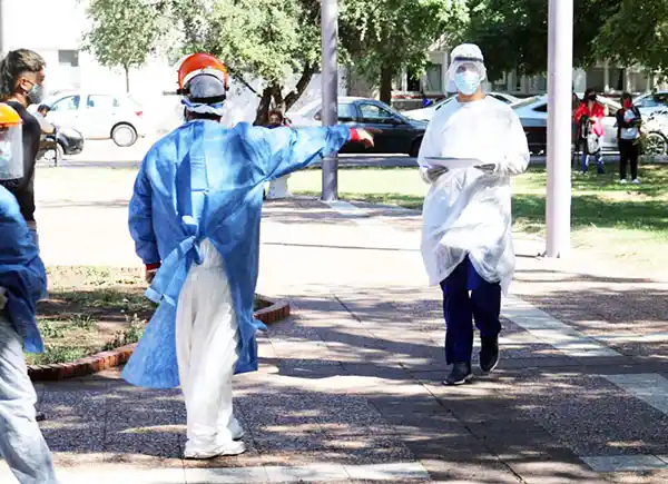 Los contagios siguen creciendo y harán testeos en las plazas