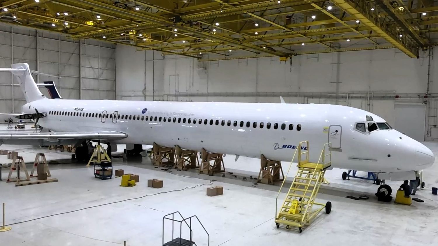 Boeing inicia la transformación de un MD-90 en el Demostrador de Vuelo Sostenible X-66