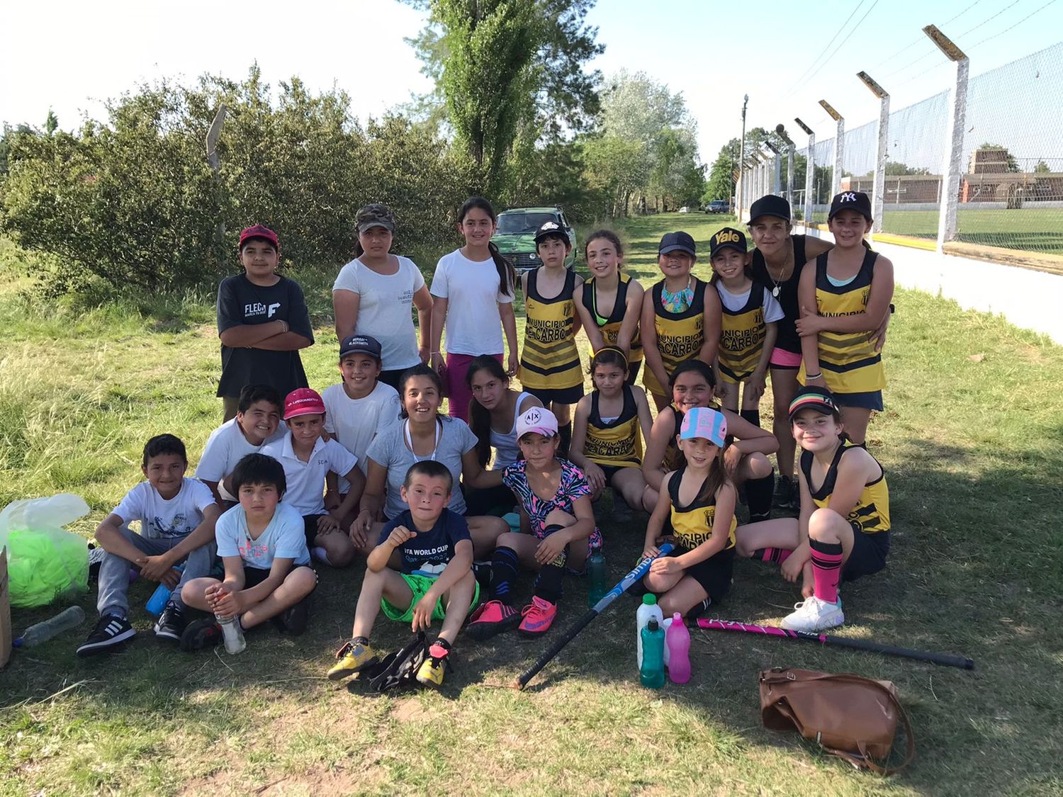 El taller de Hockey de Puerto Ruiz viajó a Carbó