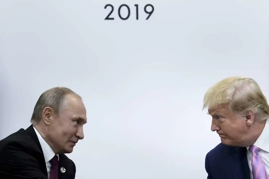 Vladímir Putin y Donald Trump en una reunión que mantuvieron en 2019
