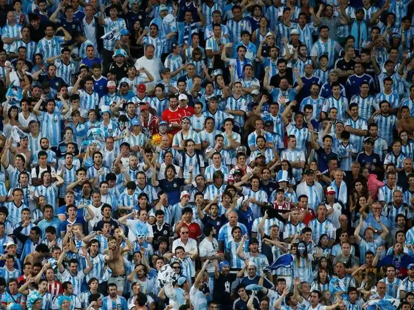 Los hinchas argentinos marcarán presencia en el Mundial, aunque todavía no haya fiebre mundialista.