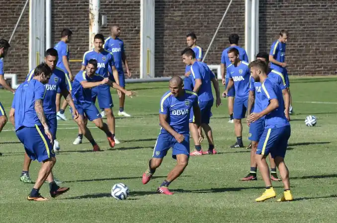 Boca piensa en Lanús, con Osvaldo entre los titulares