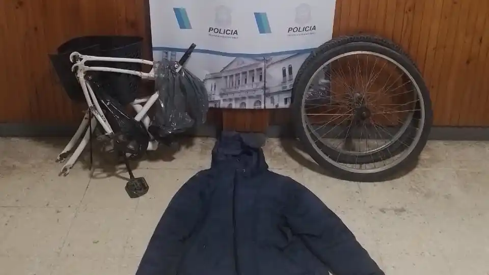 Recuperan una bicicleta robada y secuestran marihuana