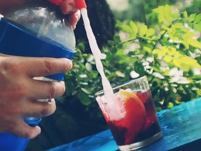 Un vermú con soda no se le niega a nadie. ph Benavente Bar.