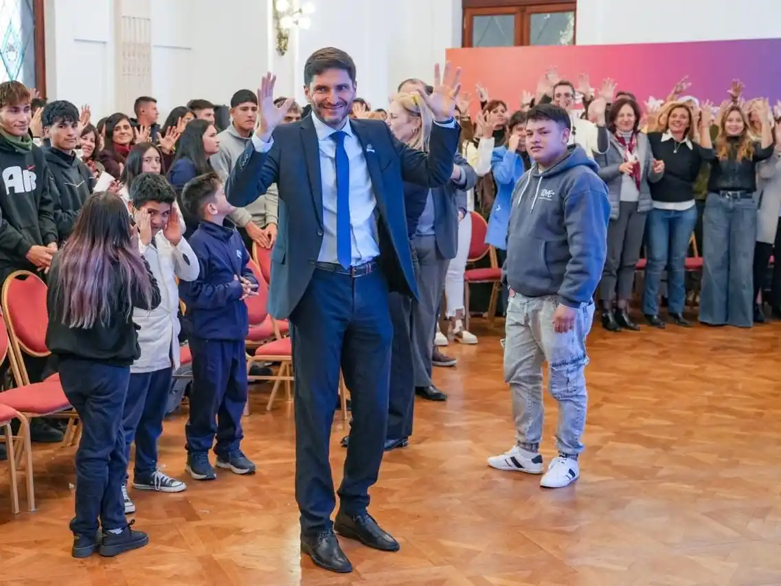 pullaro himno - 2