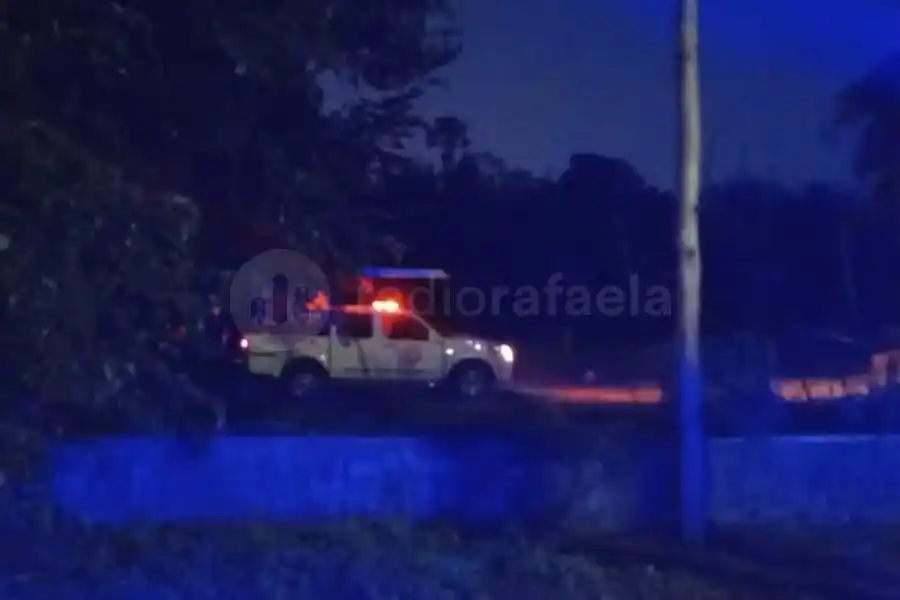 Un incendio de cañas en el Sur de la ciudad terminó con la intervención de Bomberos Voluntarios