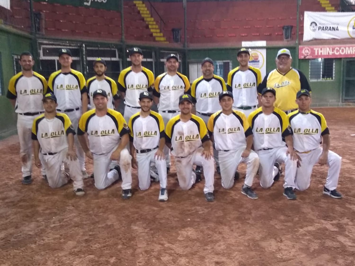 El plantel superior de sóftbol de La Olla viaja a Oro Verde