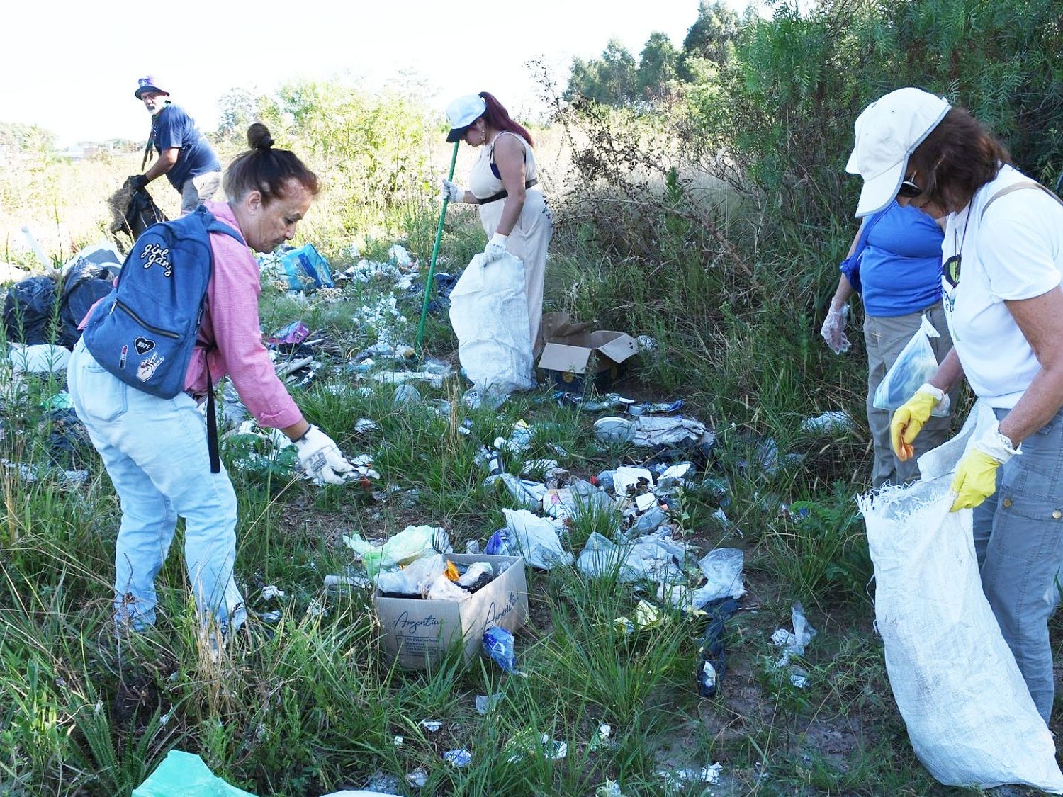 En el marco del día mundial de los humedales se llevó a cabo una jornada de limpieza comunitaria