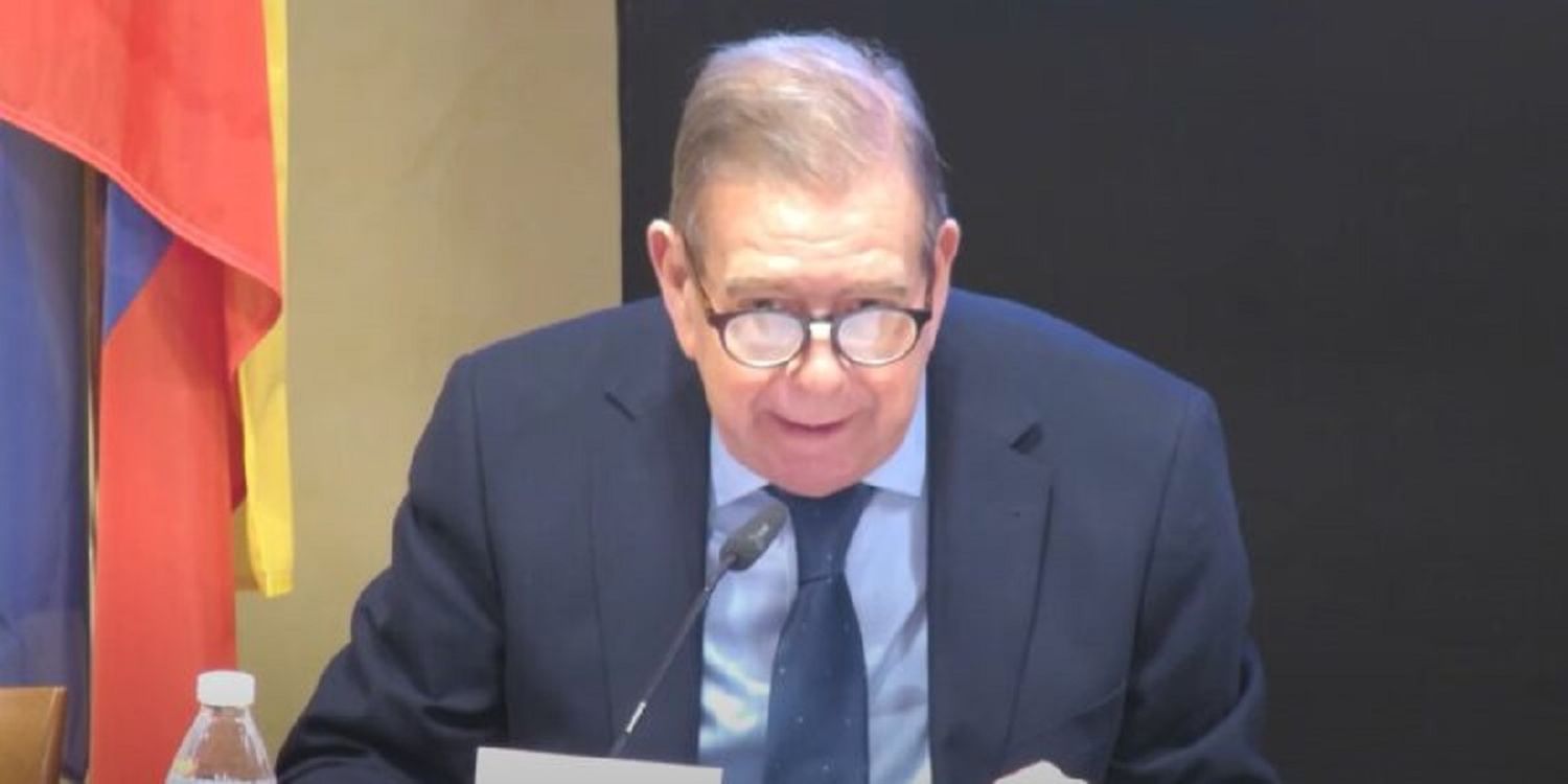 Edmundo González fustiga el aumento del ingreso:  «siguen dejando a los trabajadores y jubilados al borde de la miseria»