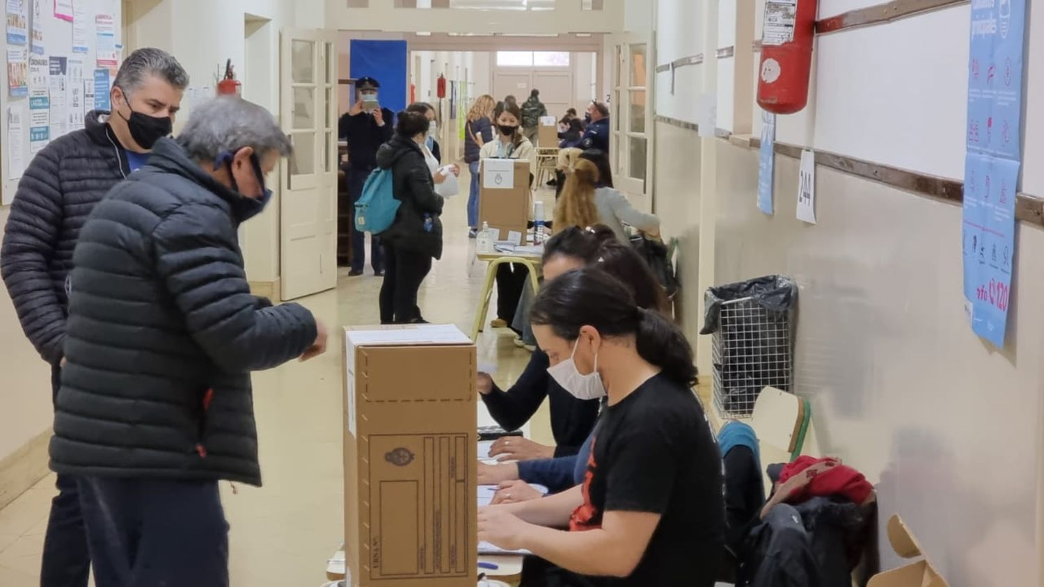 Reglamentan la ley que permite una reelección más a intendentes electos en 2019