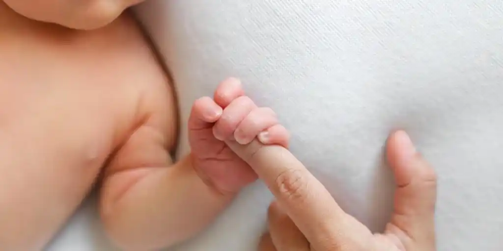 En General López, los nacimientos pasaron de 14,8 cada 1000 habitantes en 2014 a 8,9 en 2024. Imagen ilustrativa.