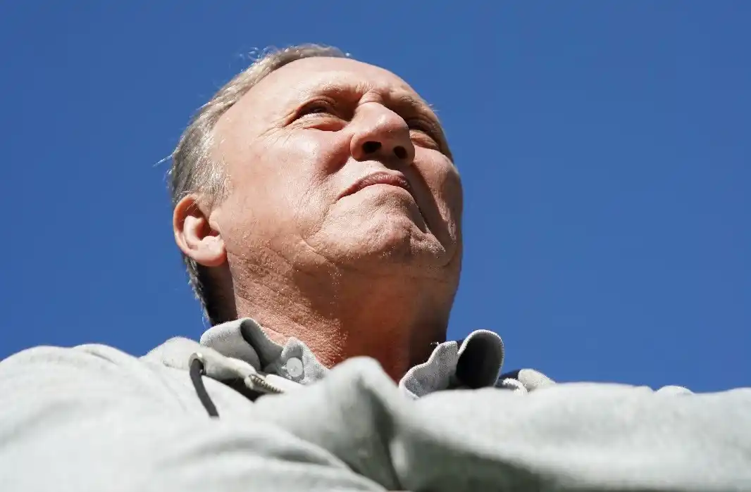 Roberto Bohn, el hombre que mira al cielo.“La gente muchas veces espera certezas, y eso no es posible".