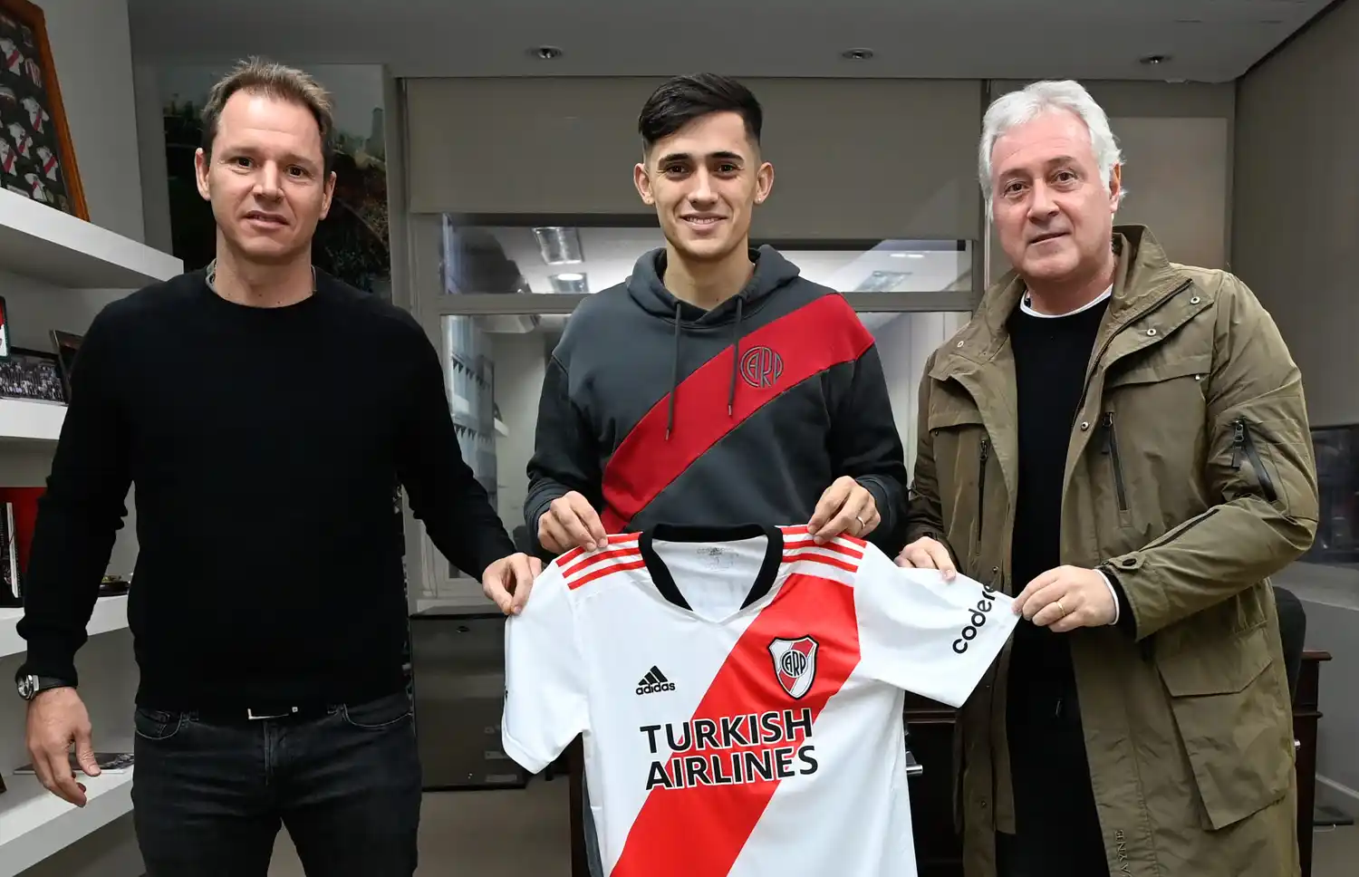 Pablo Solari se incorporó ayer al plantel millonario.