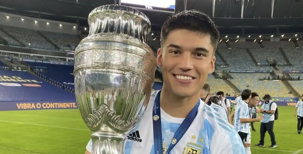 Joaquín Correa se lesionó la rodilla en el partido ante Barcelona