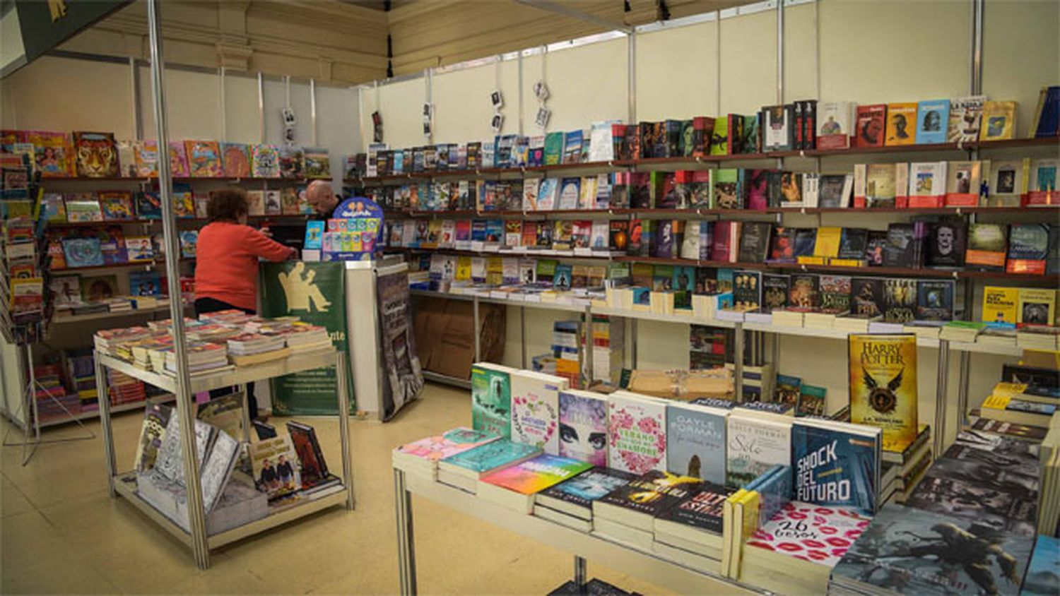 Más de 15 mil personas ya visitaron la Feria del Libro