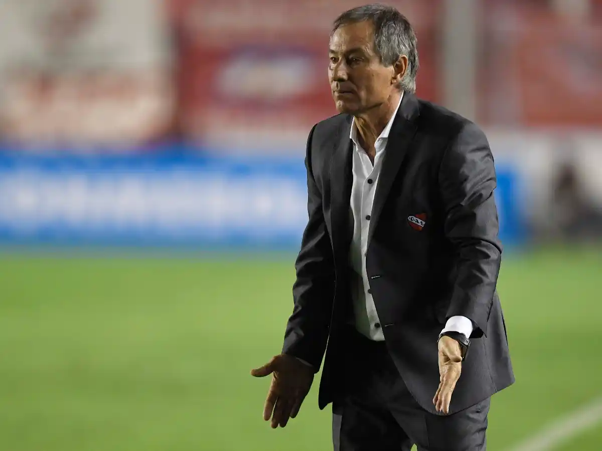 Holan elogió a Rigoni