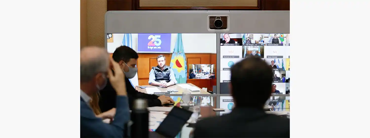 Kicillof se reunió con especialistas e intendentes para analizar la situación epidemiológica de la Provincia