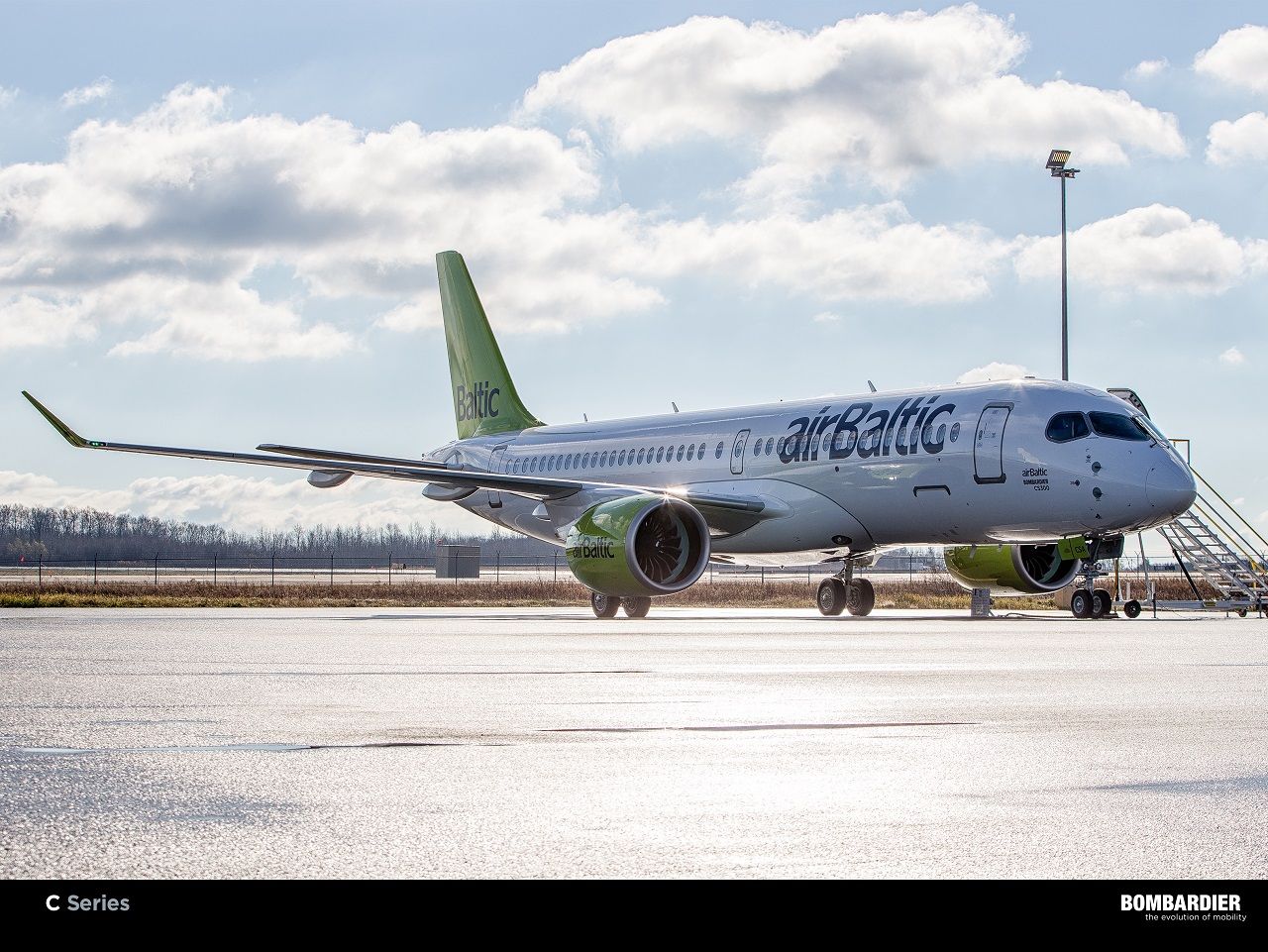 airBaltic cancela seis rutas a España por problemas en los A220-300