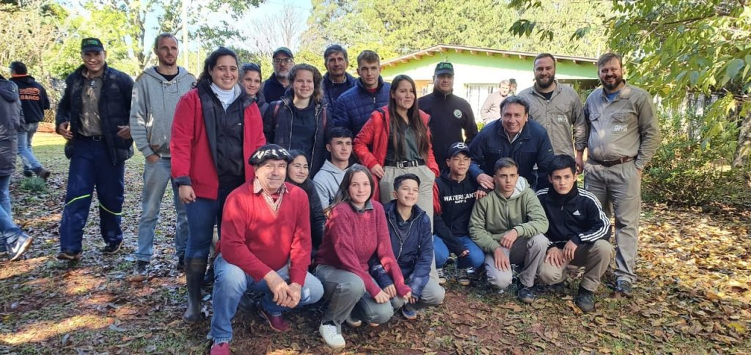 Capacitación sobre plantación y cosecha de yerba mate