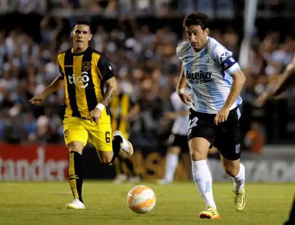 Libertadores: Con Milito, Racing va por la clasificación ante Guaraní