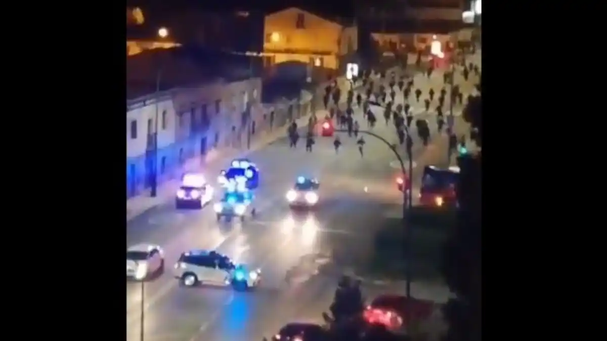 Manifestantes pro Palestina tomaron ciudades de España, atacaron a la Policía en Burgos (VIDEO)