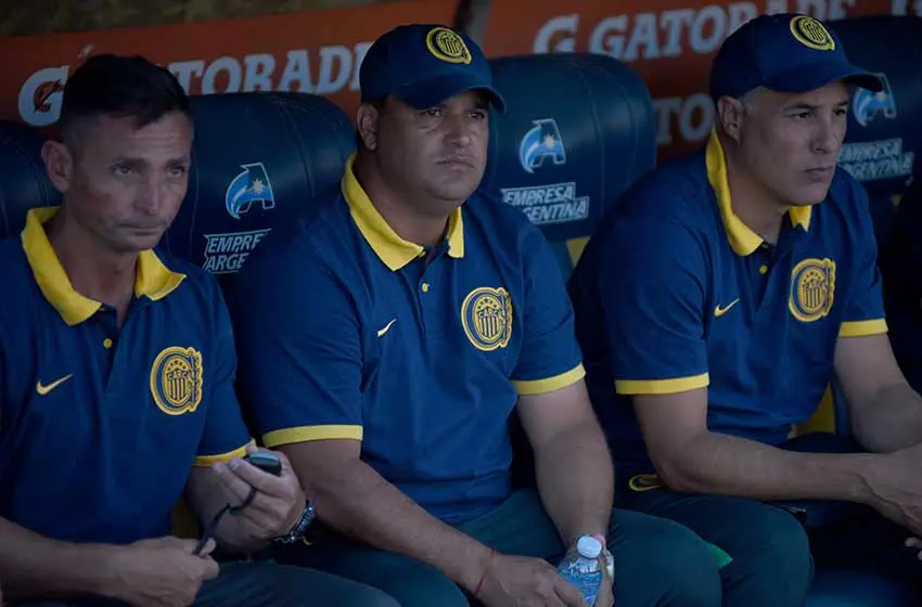 Leo Fernández fue ratificado como DT Canalla