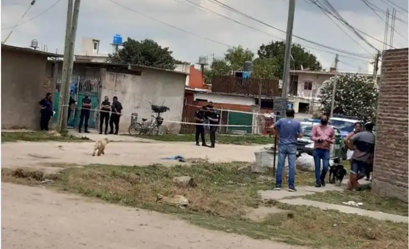 Femicidio: asesinaron a una mujer frente a sus hijos