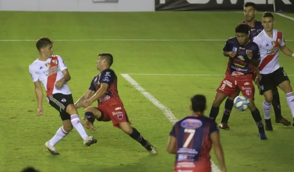 River cumplió el trámite y se metió en otra instancia