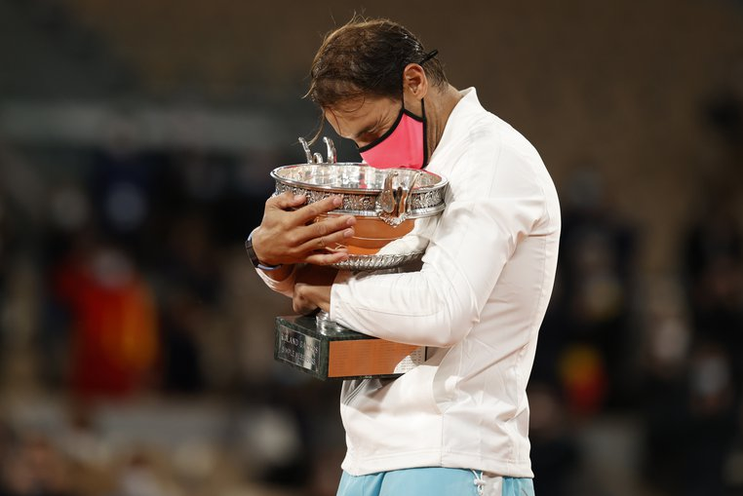 Nadal aplastó a Djokovic en la final y alcanzó el récord de Federer