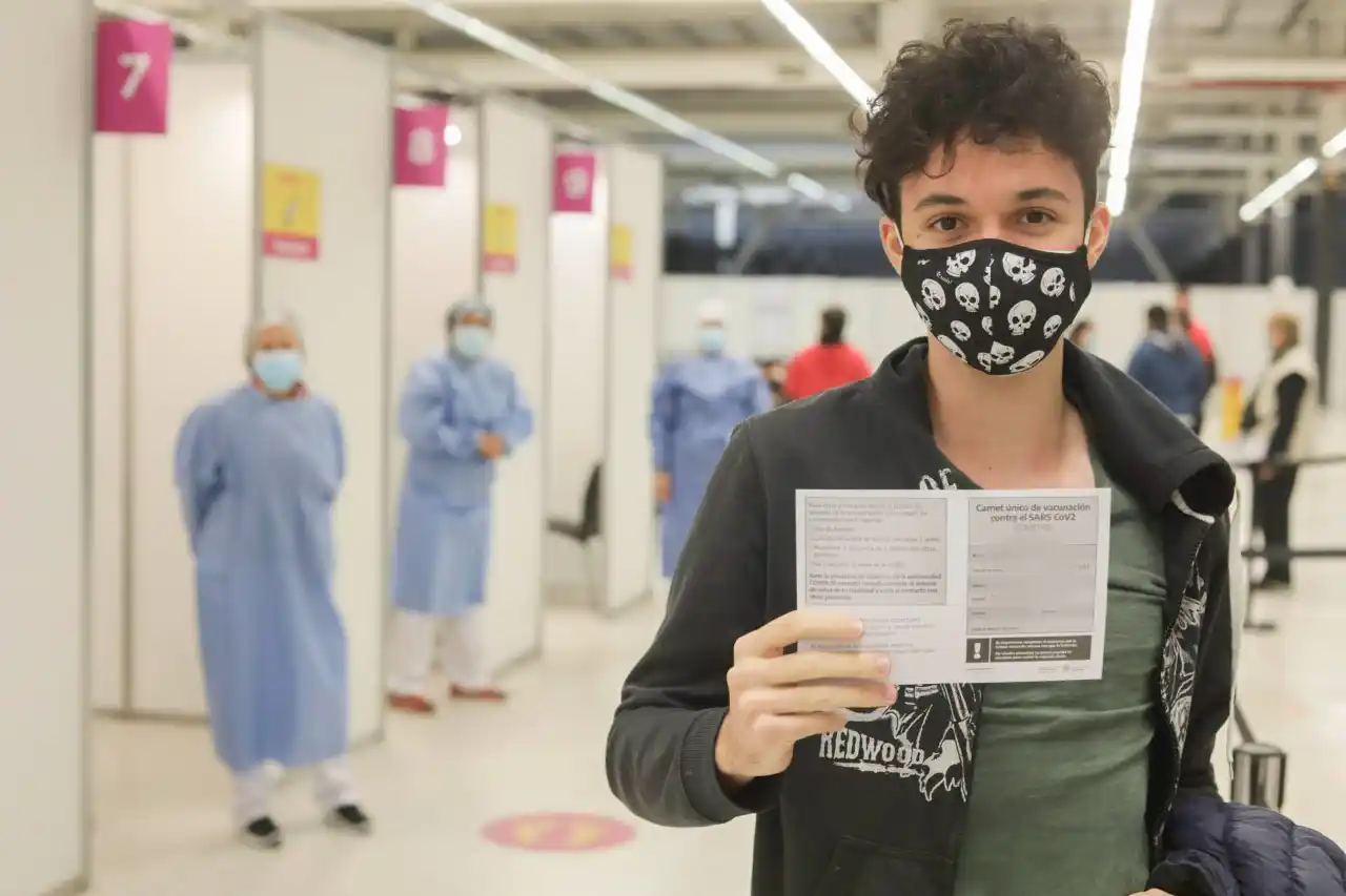 Vacunación Covid: abrió la inscripción para adolescentes mayores de 12 años