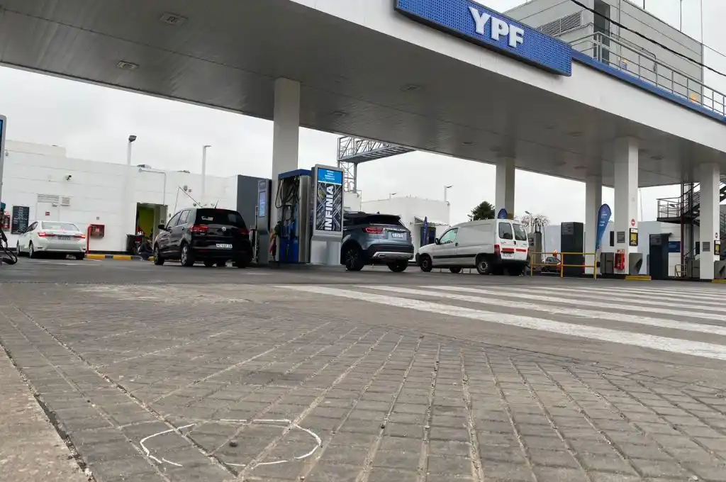 Ataque a balazos a estación de servicio