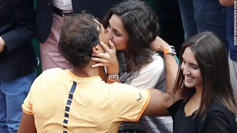 Era hora: Rafa Nadal se compromete, tras 14 años de noviazgo