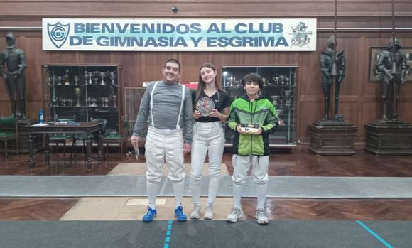 Esgrima: Máximo Garrote y León Domeniconi compitieron en el Club Gimnasia y Esgrima de Buenos Aires