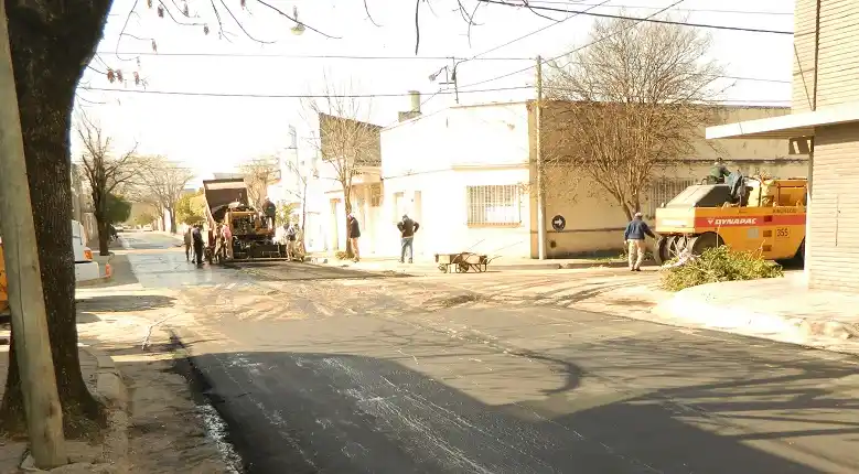 Repavimentan la calle Doello Jurado