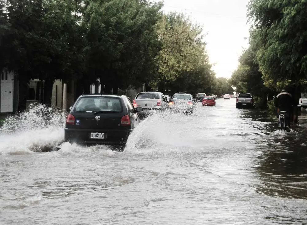 Otra vez. Calles anegadas por la lluvia