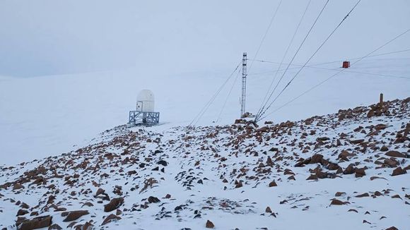 La Base Belgrano II de la Antártida ya tiene su cúpula para observar exoplanetas
