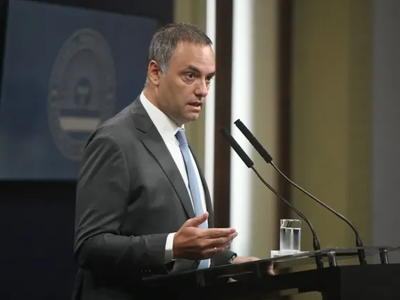 Anuncian un nuevo sistema de entrega directa de pañales de PAMI