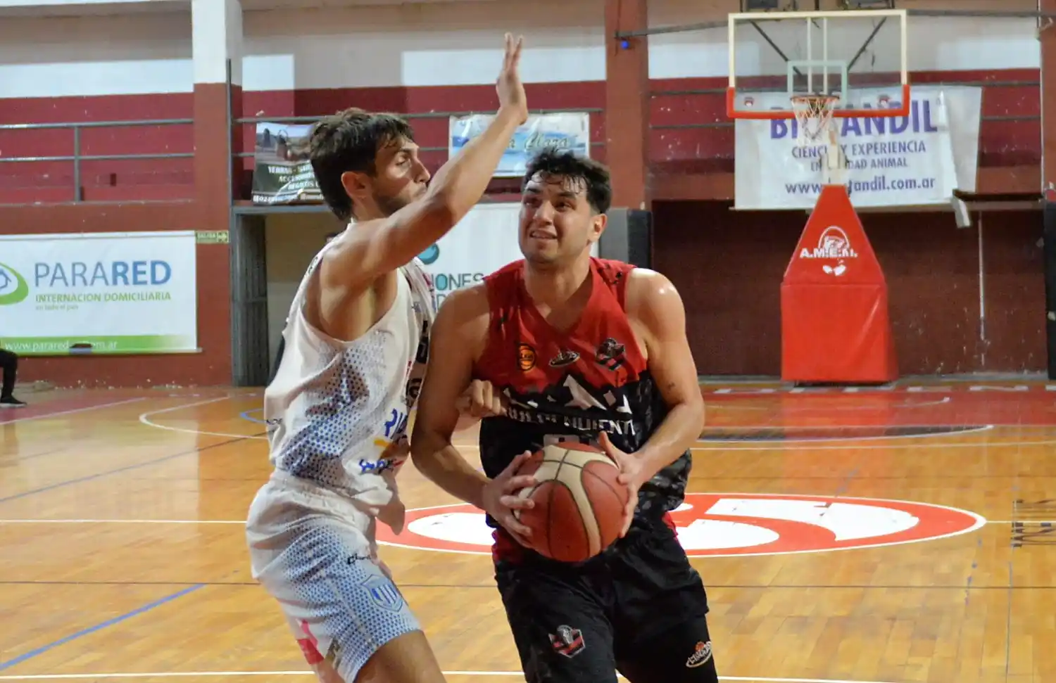 Saucedo, pivote de Independiente.