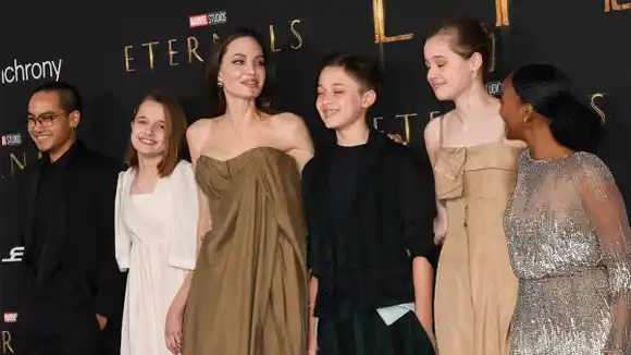LE CRECEN LOS ENANOS: otra hija se quita el apellido Pitt y solo usará el Jolie