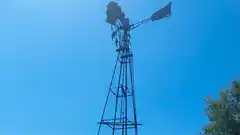 Arreglaba un molino y cayó al vacío