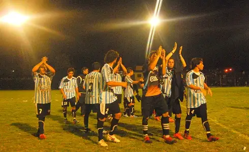 Juventud goleó a Sud América y se quedó con la primera semifinal