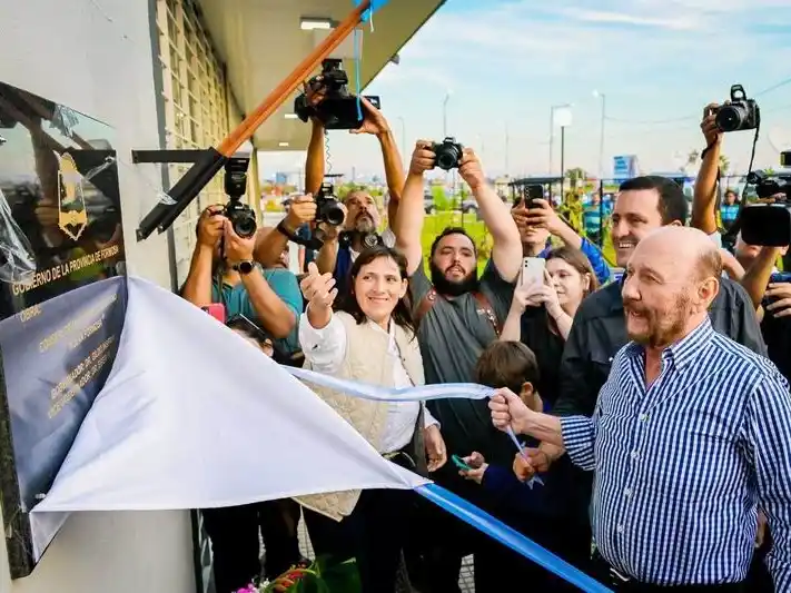 El gobernador Insfrán inauguró 
un moderno centro comunitario