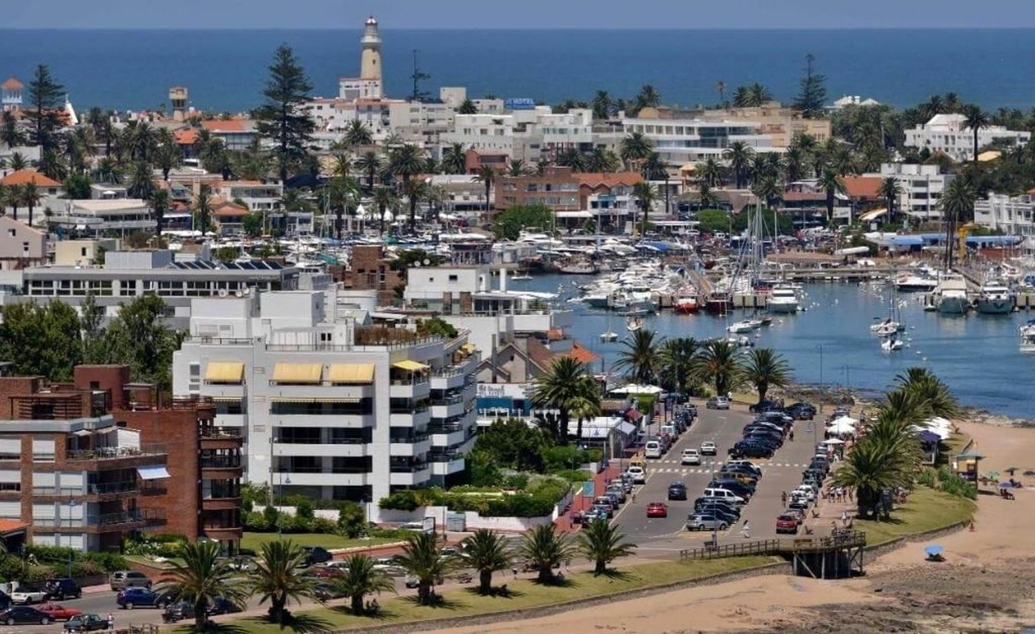 Uruguay reabre parcialmente sus fronteras