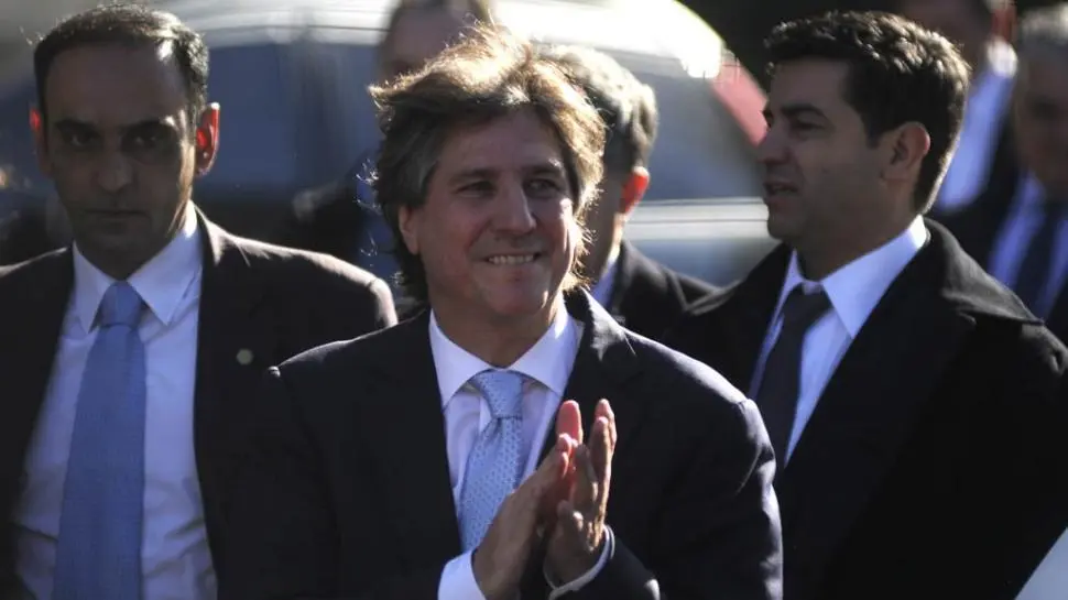 Insultaron a Boudou cuando abordaba un vuelo en Ezeiza