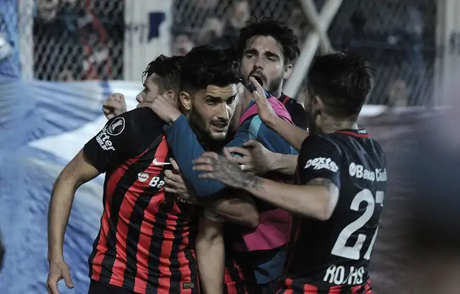 Copa Libertadores: San Lorenzo venció a Lanús y tomó una buena ventaja