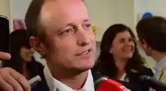 Insaurralde con fiebre constante, cansancio y dolor muscular