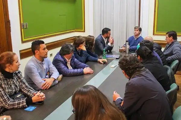 Piaggio y el Intendente de Ushuaia con el Turismo en la agenda común 