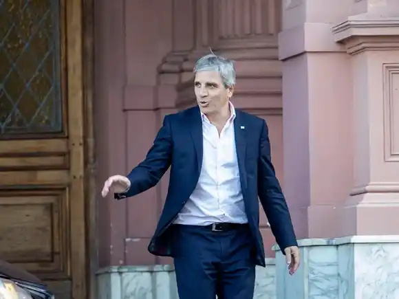 A la espera de novedades más firmes, Caputo extiende su estadía en Estados Unidos