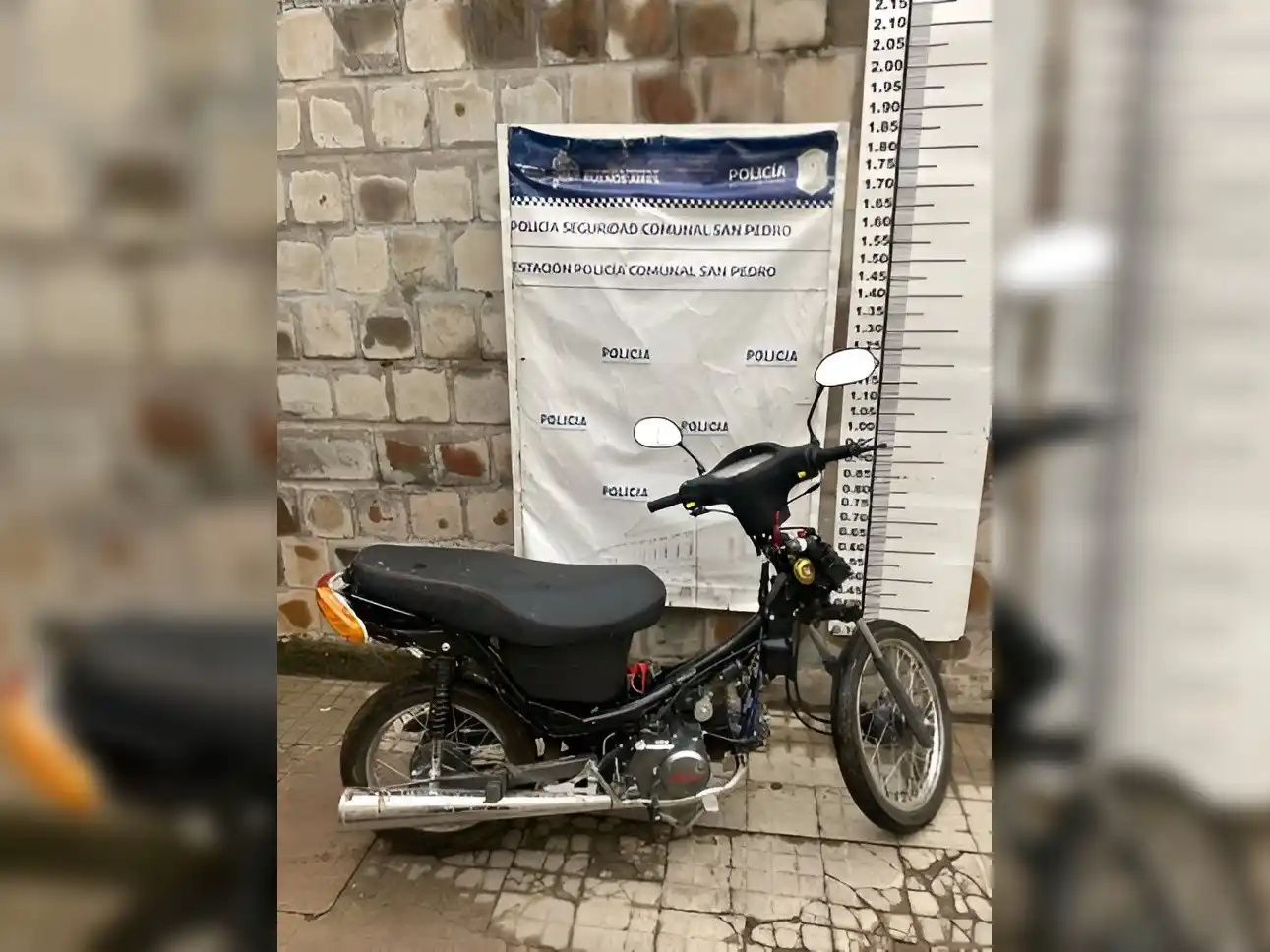 La moto fue trasladada a la Comisaría para restituirla a su propietario.